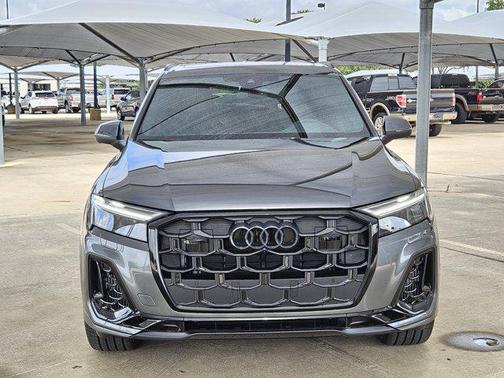Daytona Gray Pearl Effect 2026 Audi Q7 55 Premium Plus