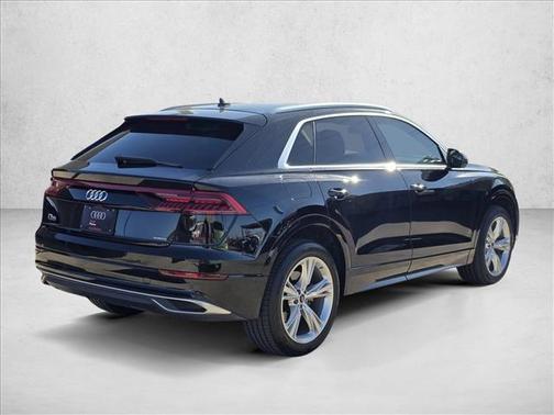 2022 Audi Q8 55 Premium