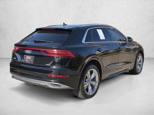 2022 Audi Q8 55 Premium