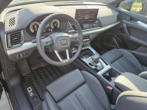 2025 Audi Q5 45 S line Premium Plus
