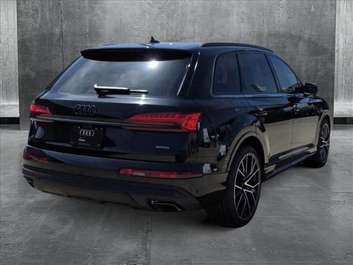 2025 Audi Q7 55 Premium Plus