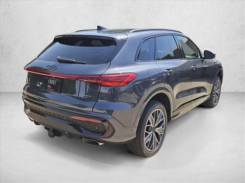 Tambora Gray Metallic 2026 Audi Q5 Premium Plus TFSI quattro S tronic
