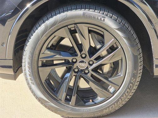 2021 Audi Q7 45 Premium Plus