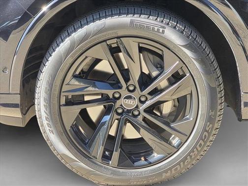 2021 Audi Q7 45 Premium Plus