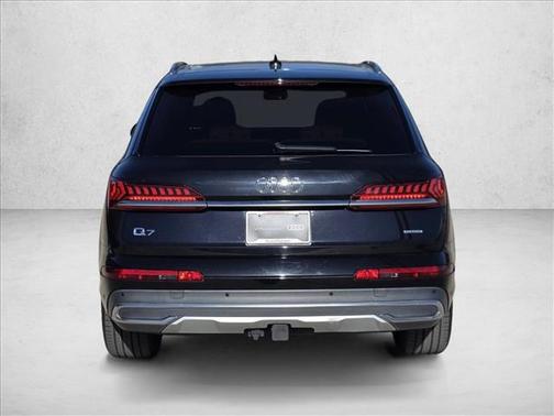 2021 Audi Q7 45 Premium Plus