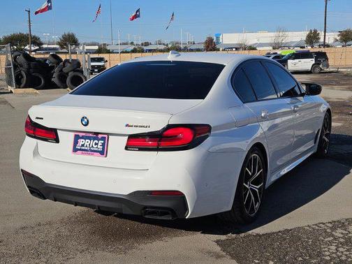 Alpine White 2022 BMW M550 i Xdrive