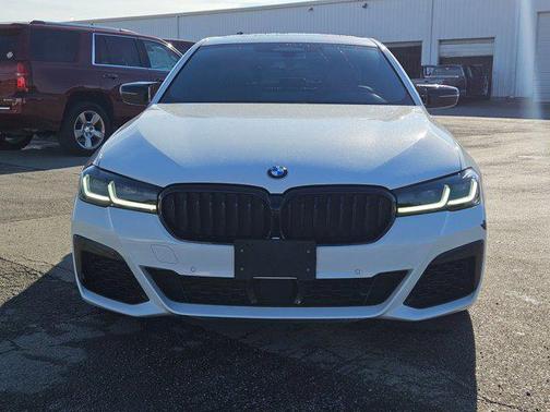 Alpine White 2022 BMW M550 i Xdrive