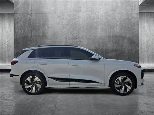 2025 Audi Q6 e-tron Premium Plus quattro