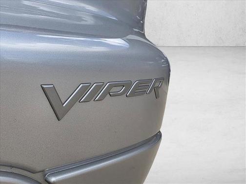 2005 Dodge Viper SRT10