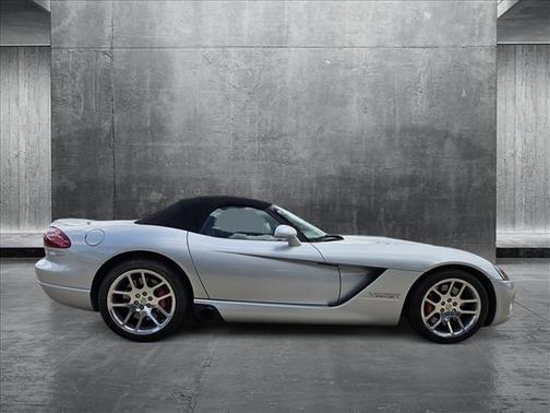 2005 Dodge Viper SRT10