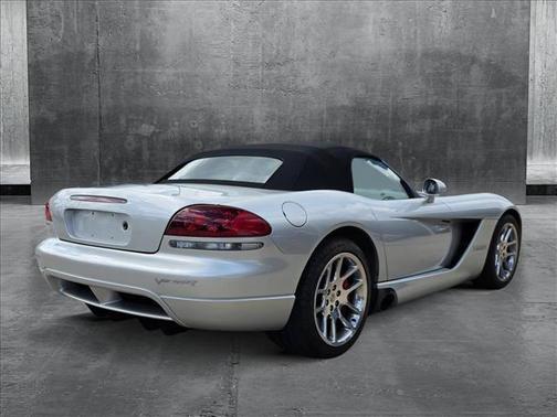 2005 Dodge Viper SRT10