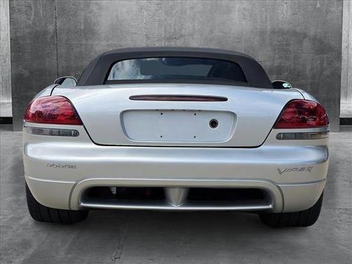 2005 Dodge Viper SRT10