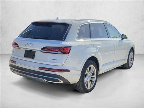 2022 Audi Q7 55 Premium