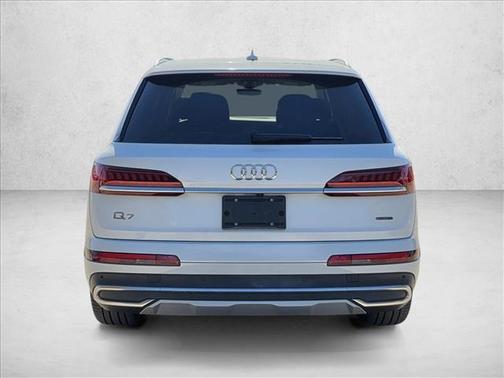 2022 Audi Q7 55 Premium