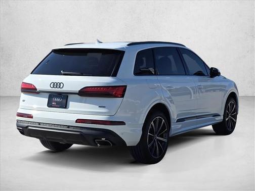 2026 Audi Q7 45 Premium Plus