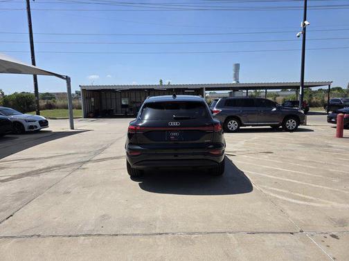 2025 Audi Q6 e-tron Premium Plus quattro