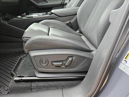 2025 Audi Q6 e-tron Premium Plus quattro
