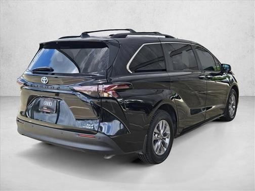 Midnight Black Metallic 2024 Toyota Sienna XLE