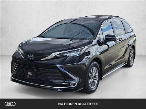 Midnight Black Metallic 2024 Toyota Sienna XLE