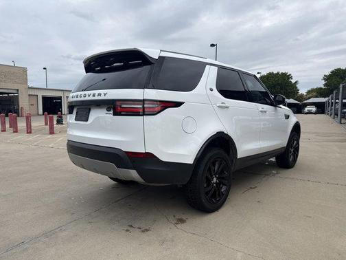 Yulong White Metallic 2019 Land Rover Discovery HSE