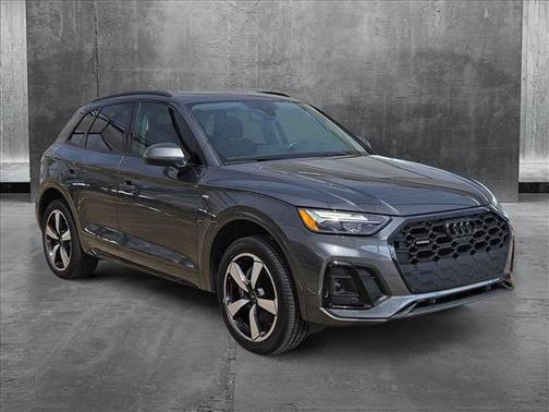 2022 Audi Q5 45 S line Premium Plus