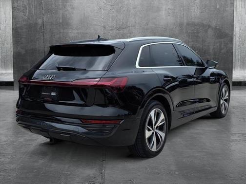 2024 Audi Q8 e-tron Premium Plus