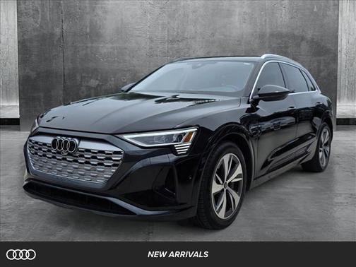 2024 Audi Q8 e-tron Premium Plus