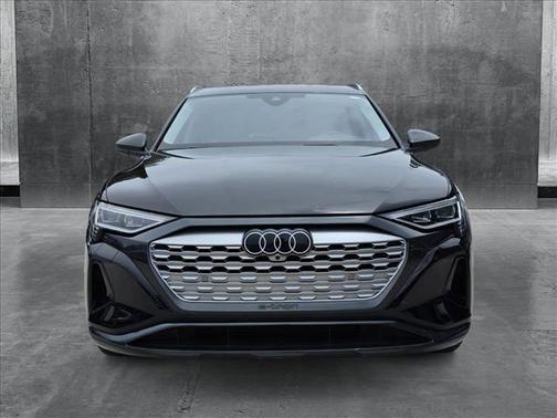 2024 Audi Q8 e-tron Premium Plus