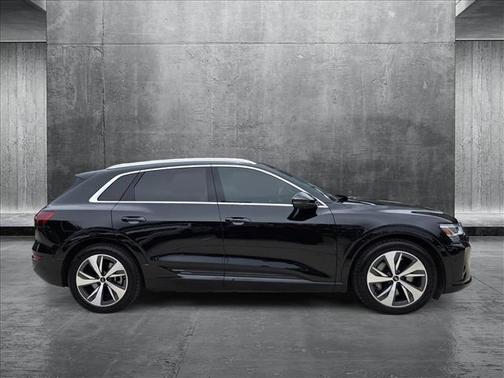 2024 Audi Q8 e-tron Premium Plus