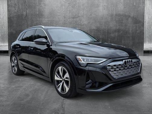 2024 Audi Q8 e-tron Premium Plus