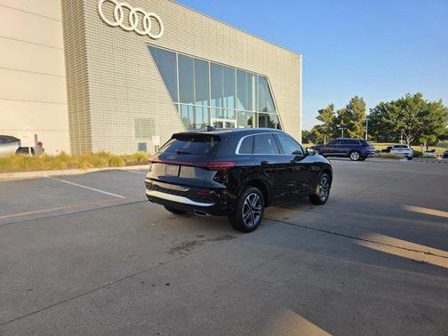 2025 Audi Q5 Premium