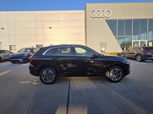 2025 Audi Q5 Premium