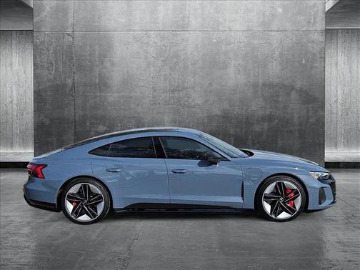2022 Audi RS e-tron GT quattro