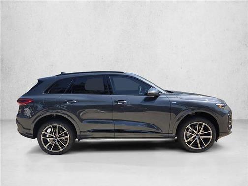 Tambora Gray Metallic 2026 Audi Q5 Premium Plus TFSI quattro S tronic