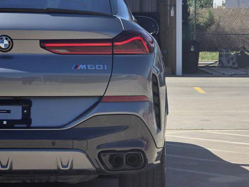 2025 BMW X6 M60i