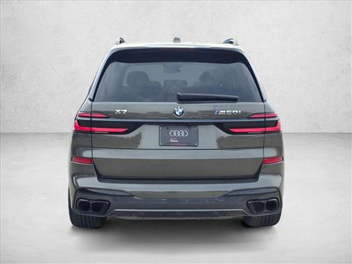 2024 BMW X7 M60i