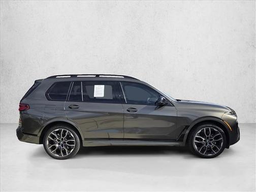 2024 BMW X7 M60i