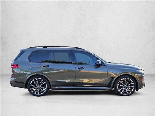 2024 BMW X7 M60i