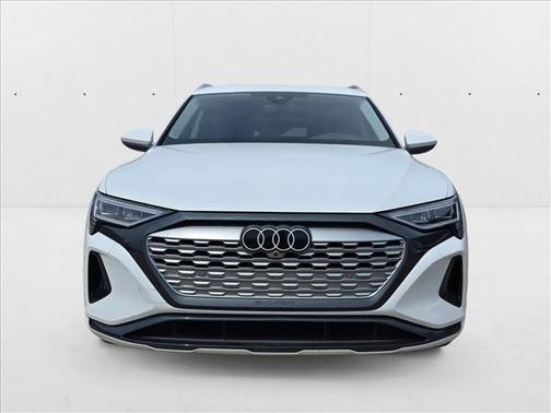 2024 Audi Q8 e-tron Premium Plus