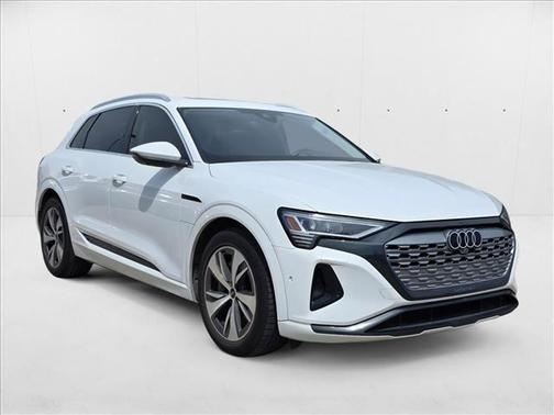 2024 Audi Q8 e-tron Premium Plus