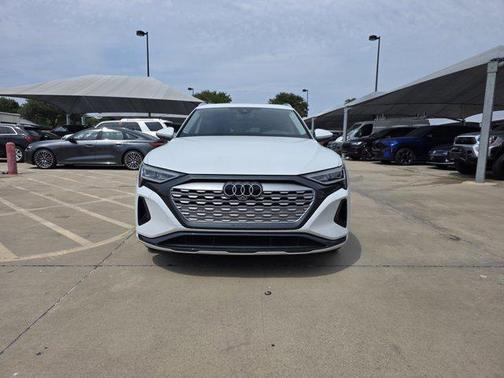 2024 Audi Q8 e-tron Premium Plus