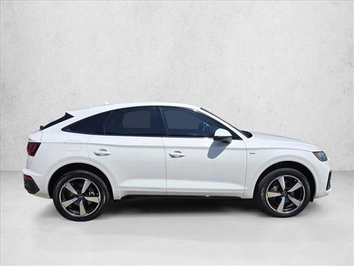 Ibis White 2023 Audi Q5 45 S line Premium Plus