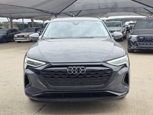 2024 Audi Q8 e-tron Premium