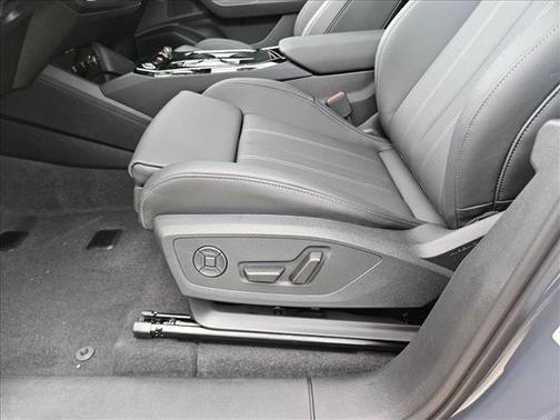 2025 Audi Q6 e-tron Prestige quattro