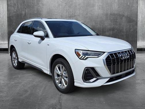 2025 Audi Q3 Premium 45 TFSI S line quattro Tiptronic