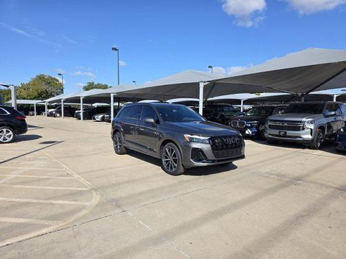 2026 Audi Q7 45 Premium Plus