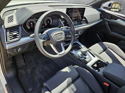 2024 Audi Q5 45 S line Premium