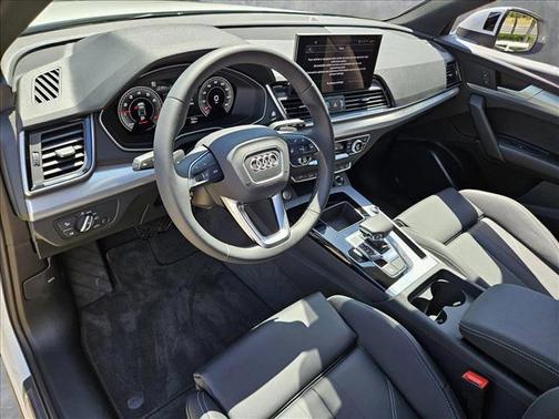 2024 Audi Q5 45 S line Premium
