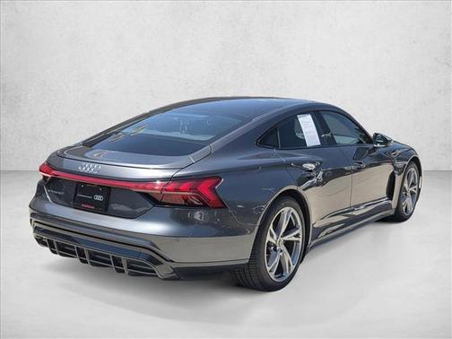 Daytona Gray Pearl Effect 2023 Audi e-tron GT Premium Plus quattro