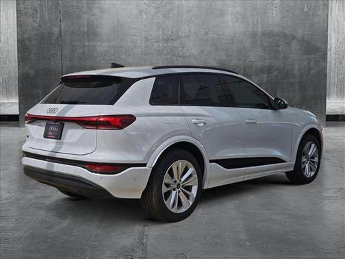 2025 Audi Q6 e-tron Premium Plus